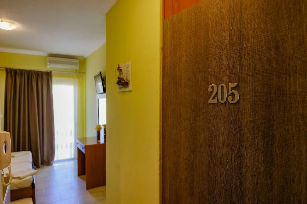 Dionisos Apartments Paralia Dionysiou 0*,